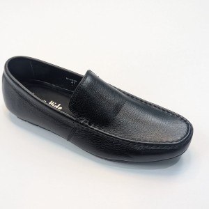 Men’s Black Leather Loafers – Slip-On Style